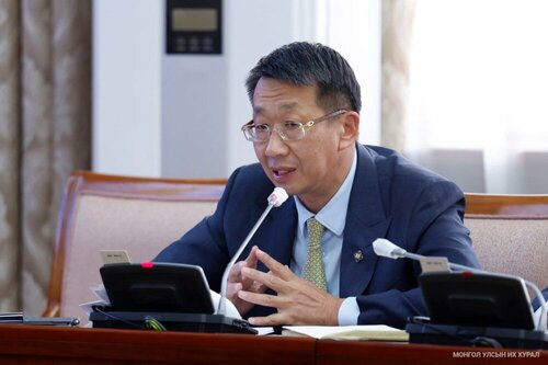 Уран зохиол, дуу хөгжмийн хичээлийг хасаагүй гэв